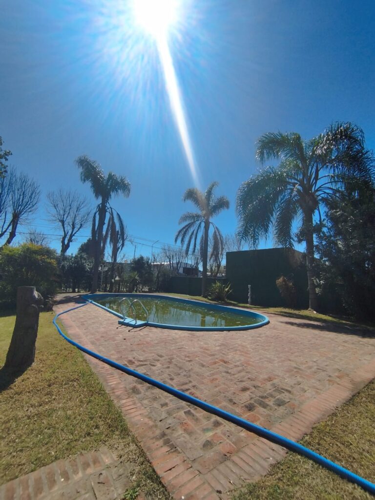Casa de campo reciclada con pileta en Arminda
