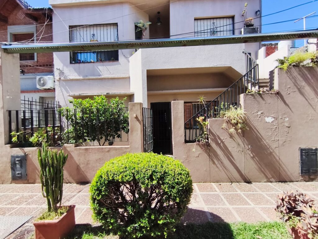 Casa de pasillo de 2 dormitorios en Rosario